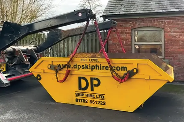 longton-skip-hire-8-yard-skip Skip Hire Longton - 8 Yard Skip Being Delivered